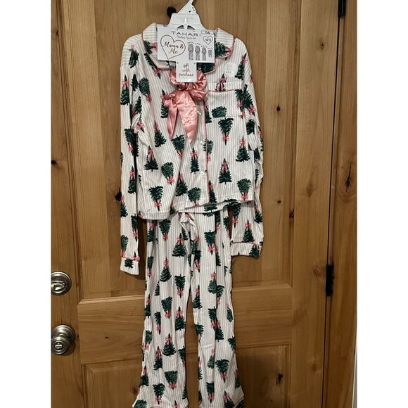 Tahari "Mama & Me" Matching Christmas Trees Pajama Set for Kids, Size 10/12 NWT - Picture 1 of 4